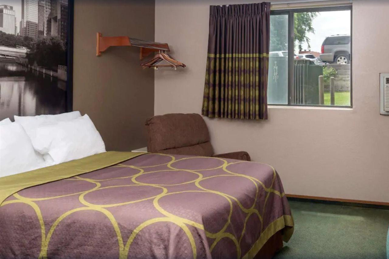 Super 8 By Wyndham Omaha Ne Hotell Exteriör bild