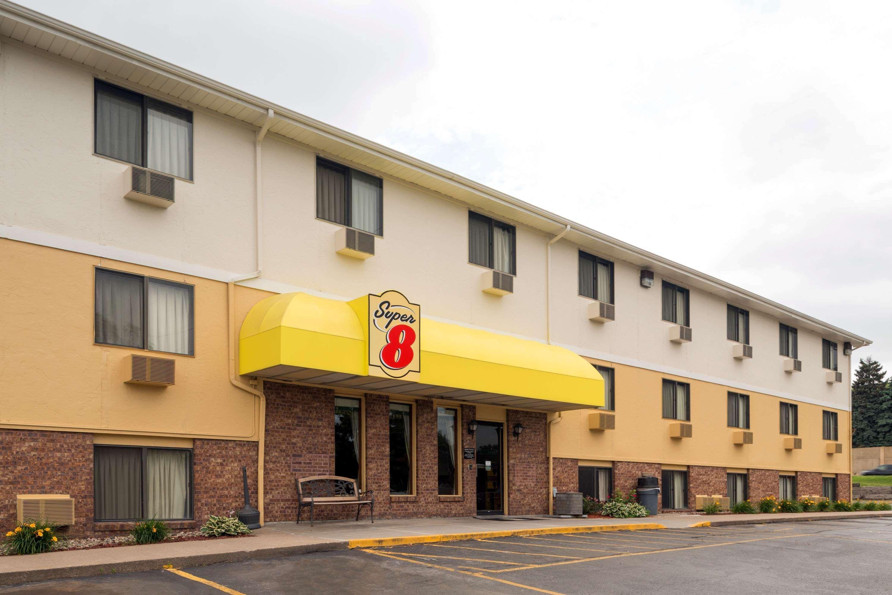 Super 8 By Wyndham Omaha Ne Hotell Exteriör bild